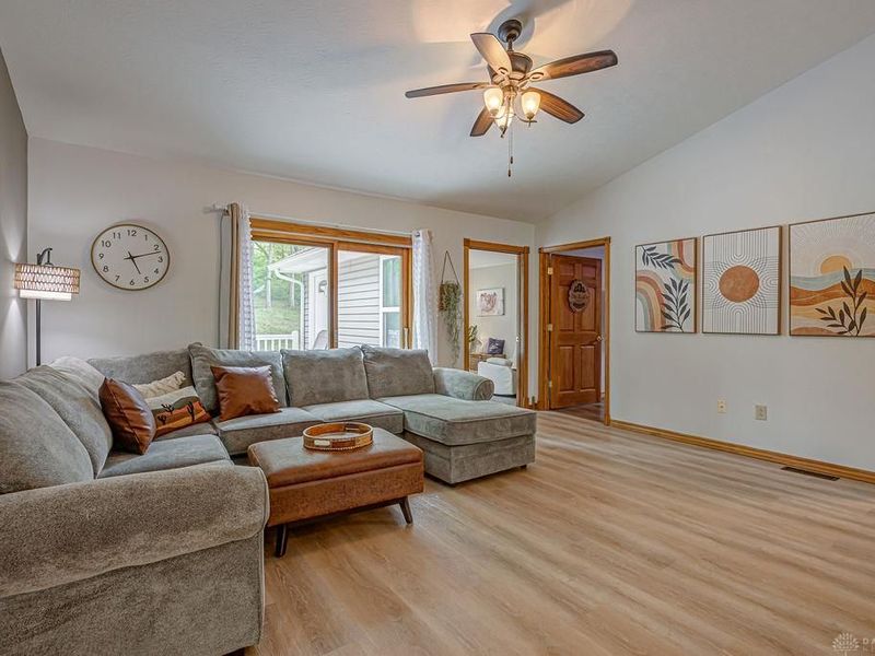 527 Lakengren Drive, Eaton, OH 45320 Photo 12