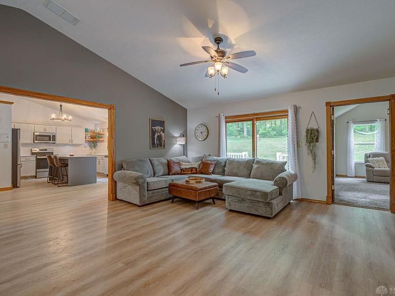 527 Lakengren Drive, Eaton, OH 45320 Photo 13