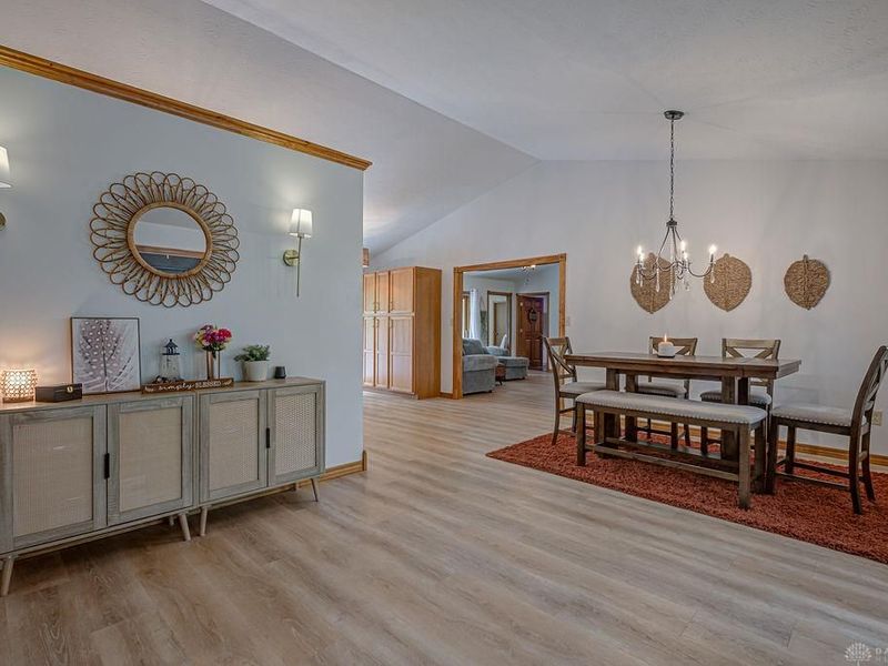 527 Lakengren Drive, Eaton, OH 45320 Photo 3