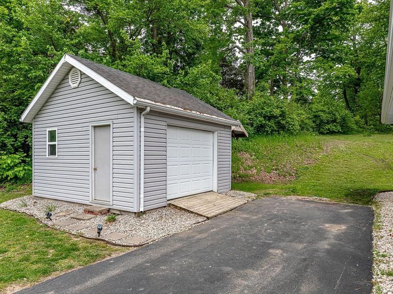 527 Lakengren Drive, Eaton, OH 45320 Photo 34