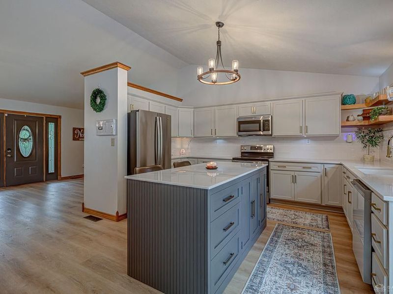 527 Lakengren Drive, Eaton, OH 45320 Photo 6