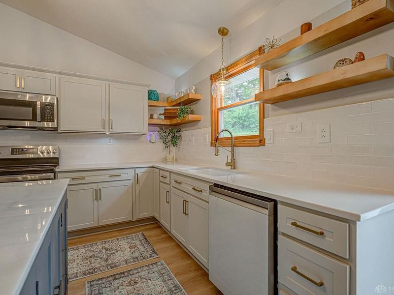 527 Lakengren Drive, Eaton, OH 45320 Photo 8