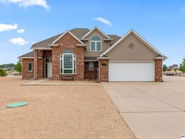 615 Shoreline Drive, Unit 40, North Bend, NE 68649
