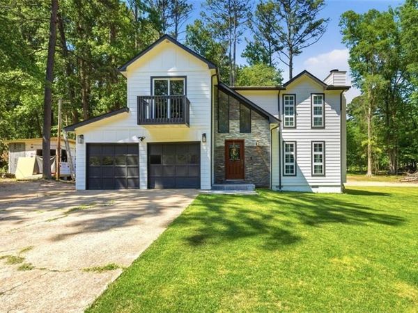 200 Huntcliff Court , Fayetteville, GA 30214