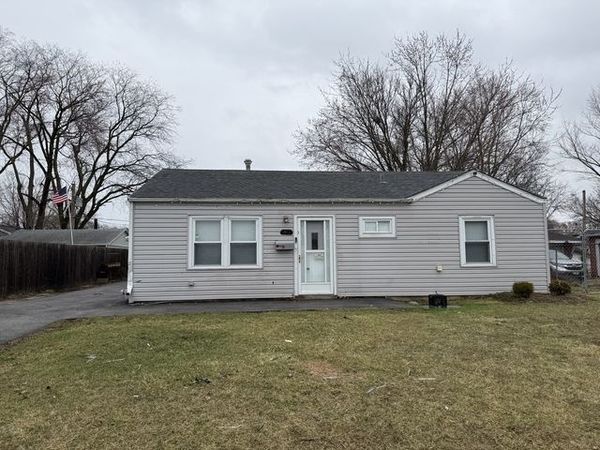 1812 Burry Circle Drive , Crest Hill, IL 60403