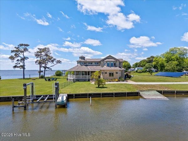 110 Barnes Lane, Knotts Island, NC 27950
