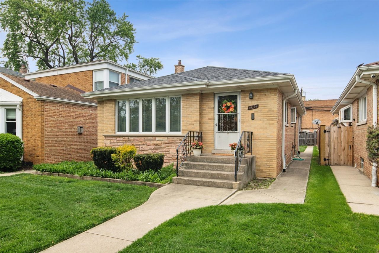 6034 N Keating Avenue, Chicago, IL 60646 Main Photo