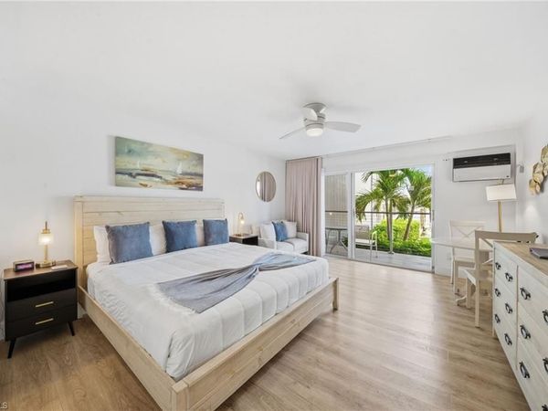 900 Broad AVE S, Unit 117, NAPLES, FL 34102