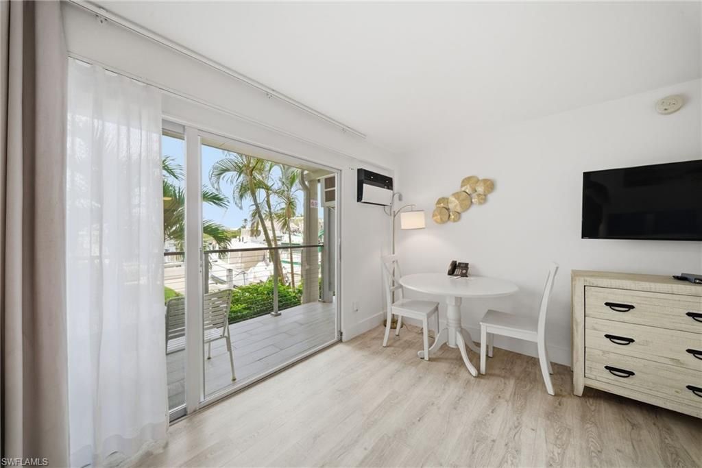 900 Broad Ave S, Unit 117, Naples, FL 34102 Photo