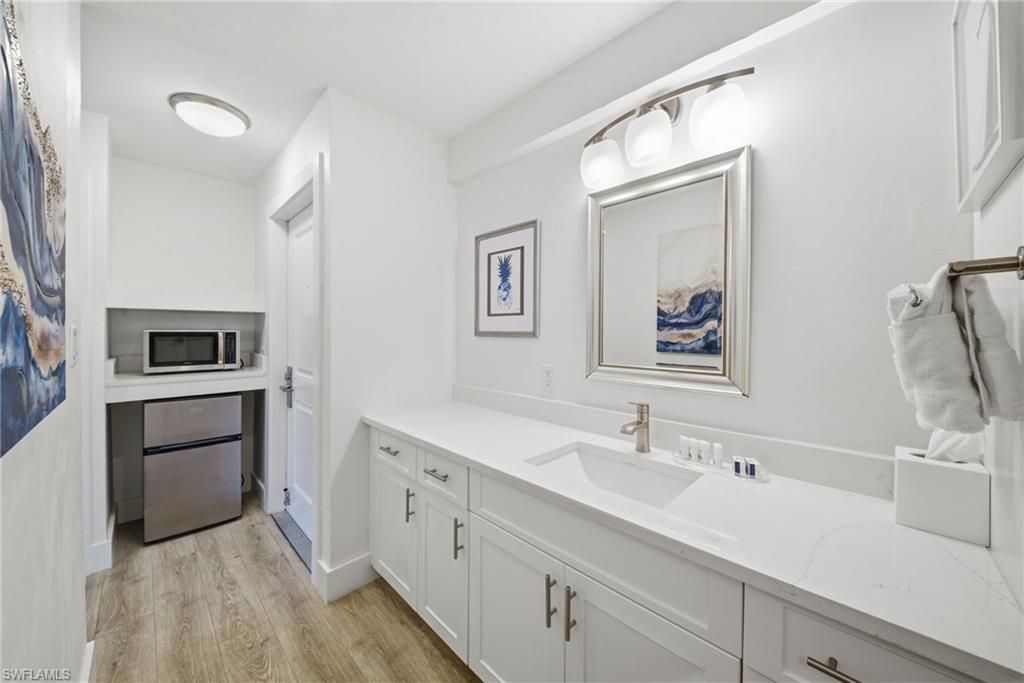 900 Broad Ave S, Unit 117, Naples, FL 34102 Photo