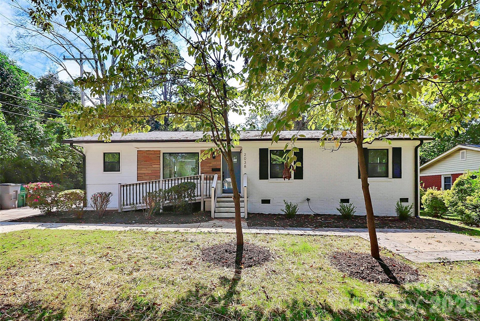 2038 Sandhurst Drive, Charlotte, NC 28205 Main Photo