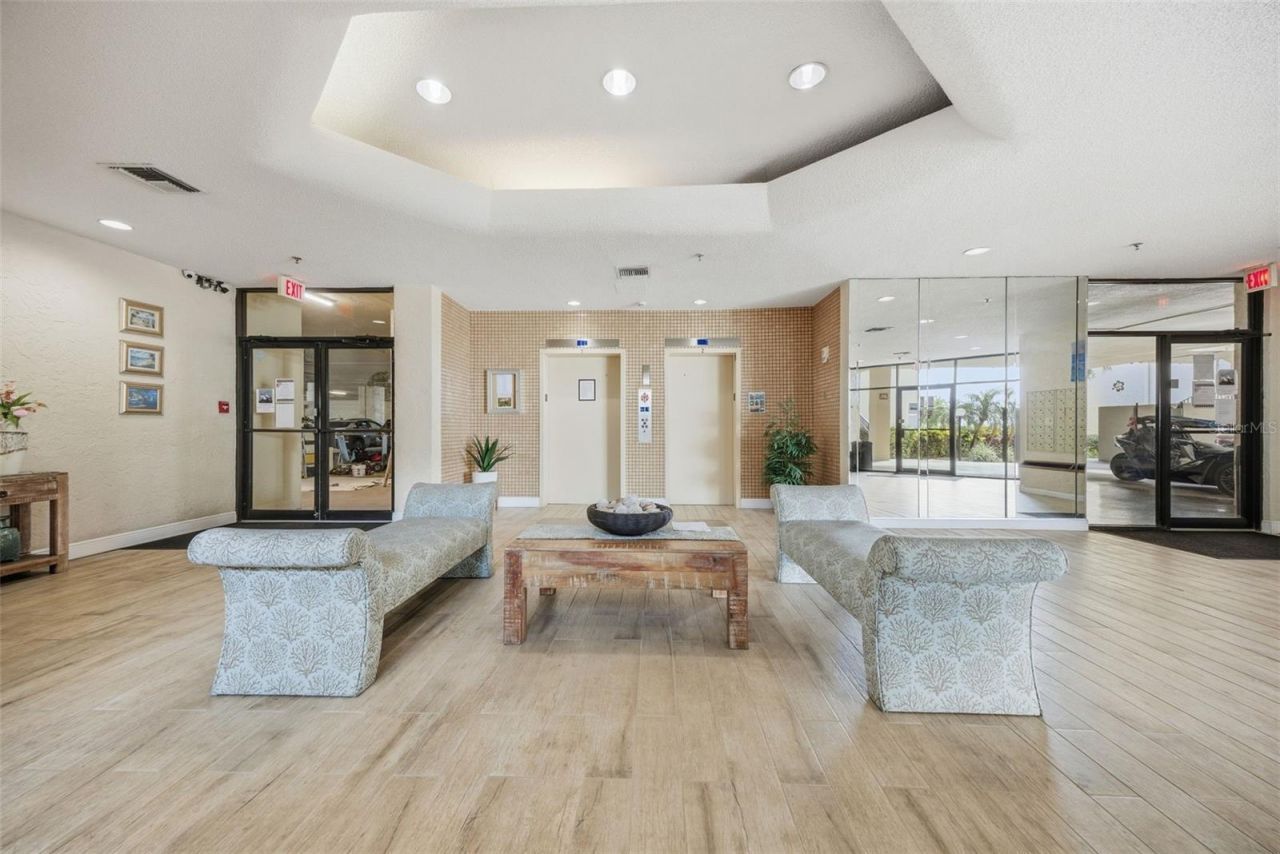 6322 Palma Del Mar Boulevard S, Unit 606, Saint Petersburg, FL 33715 Photo