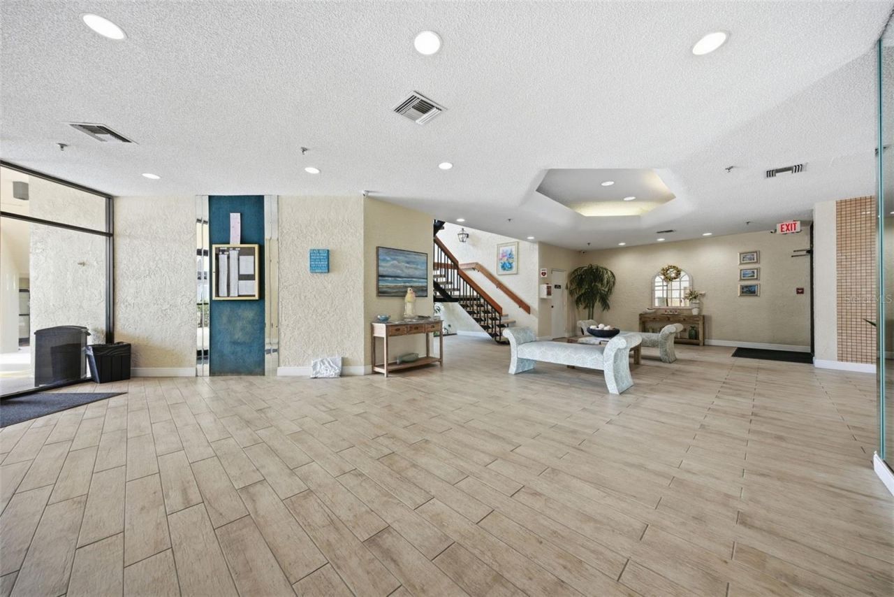 6322 Palma Del Mar Boulevard S, Unit 606, Saint Petersburg, FL 33715 Photo