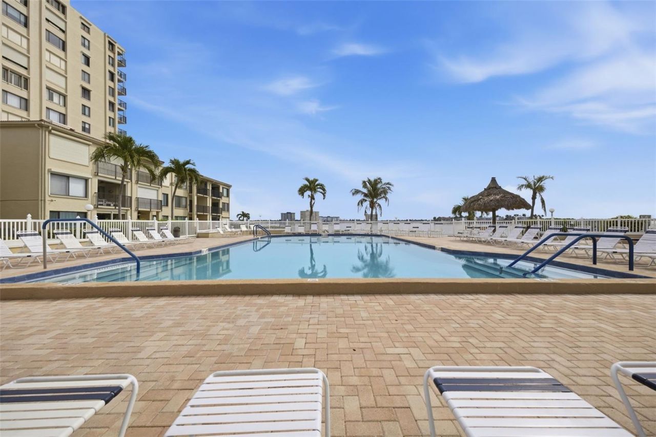 6322 Palma Del Mar Boulevard S, Unit 606, Saint Petersburg, FL 33715 Photo