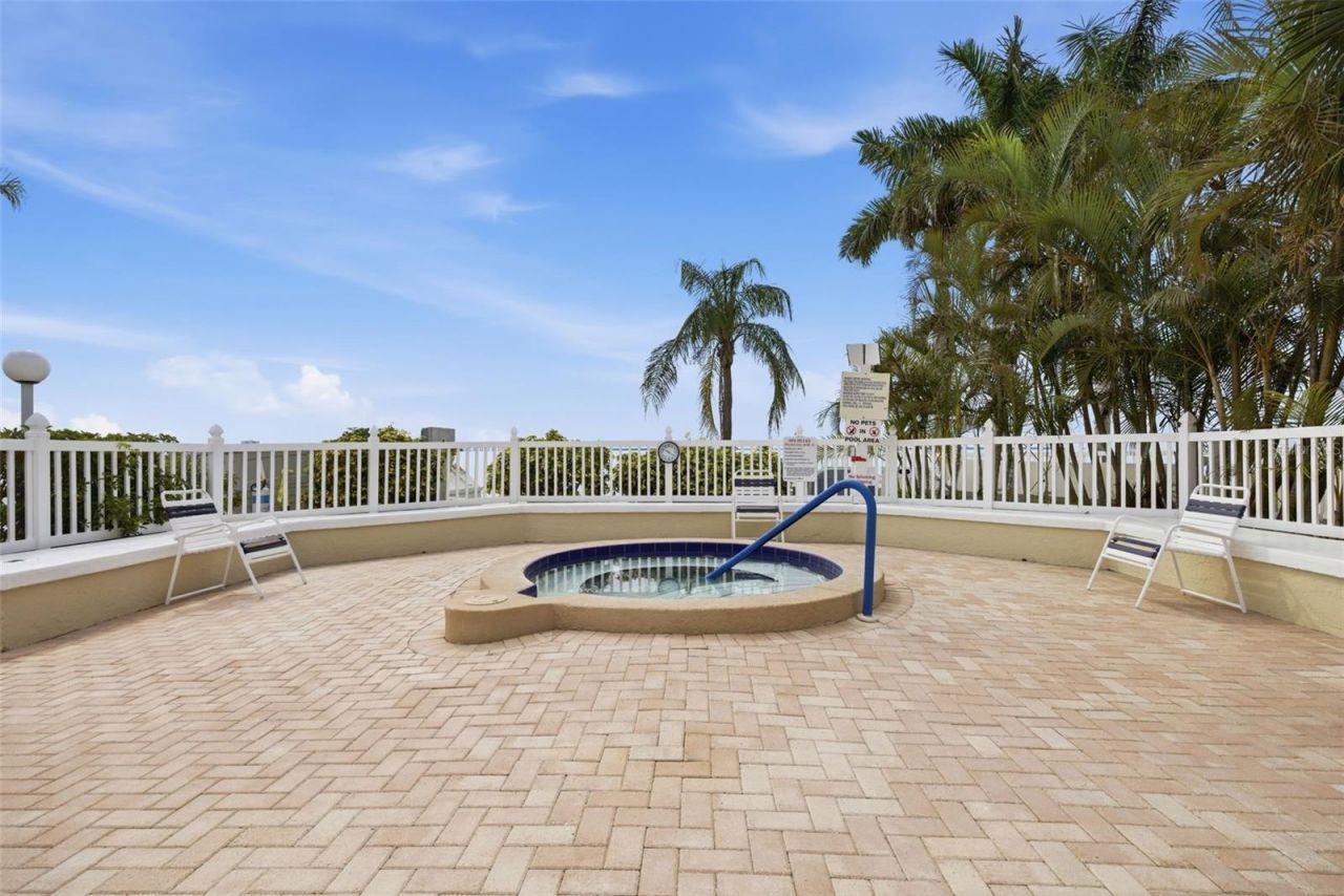 6322 Palma Del Mar Boulevard S, Unit 606, Saint Petersburg, FL 33715 Photo