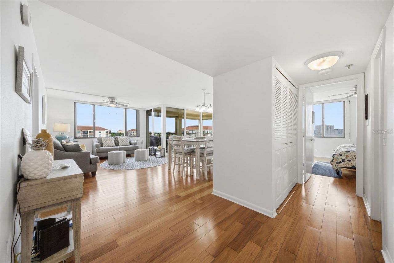 6322 Palma Del Mar Boulevard S, Unit 606, Saint Petersburg, FL 33715 Photo