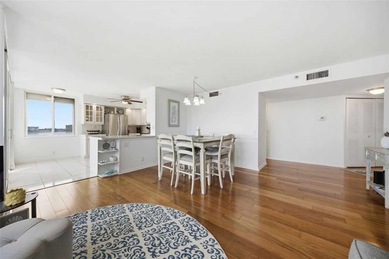 6322 Palma Del Mar Boulevard S, Unit 606, Saint Petersburg, FL 33715 Photo