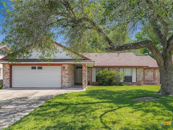 306 Beechwood Drive , Victoria, TX 77901