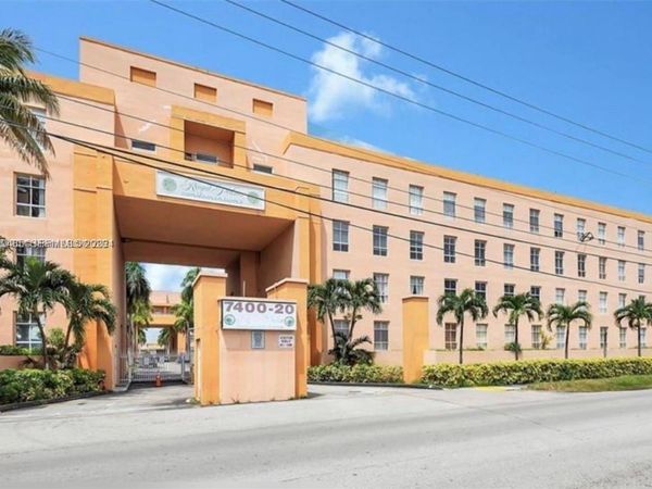 7420 W 20th Ave , Unit 446, Hialeah, FL 33016