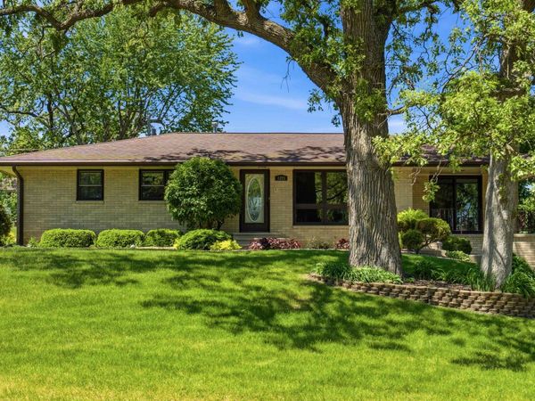 1225 SW 3rd Street, Dyersville, IA 52042