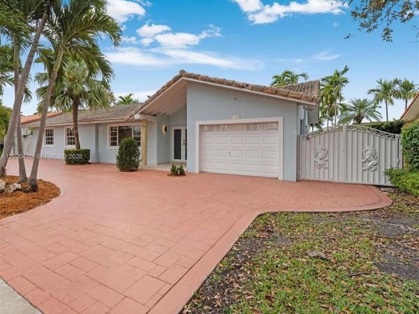 9741 SW 3rd St , Miami, FL 33174