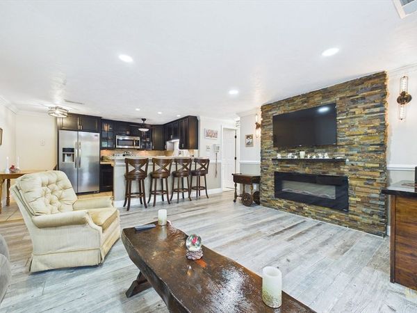 1619 Braley Rd, Unit 98, New Bedford, MA 02745