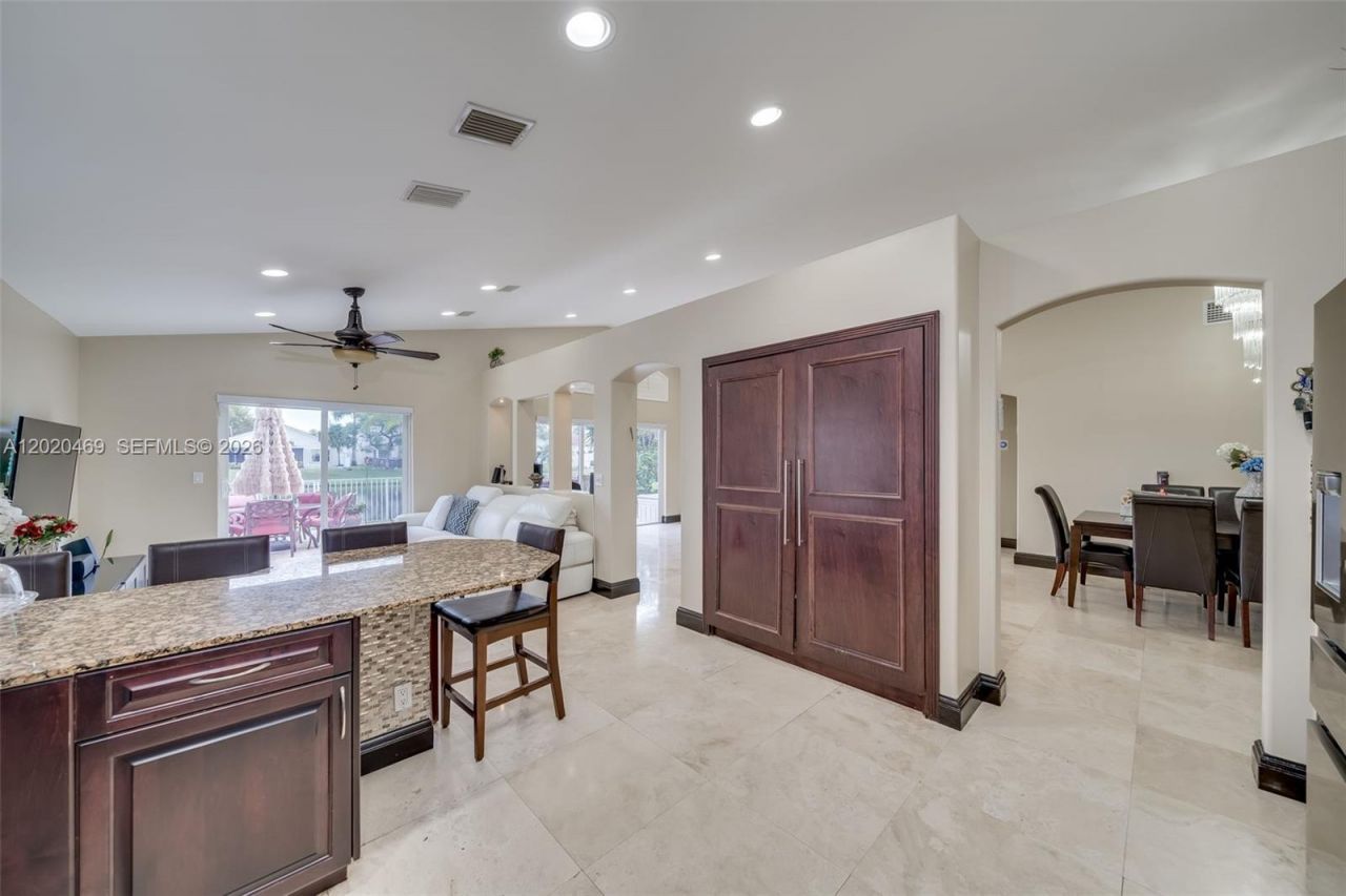 5032 SW 34th Ter, Hollywood, FL 33312 Photo
