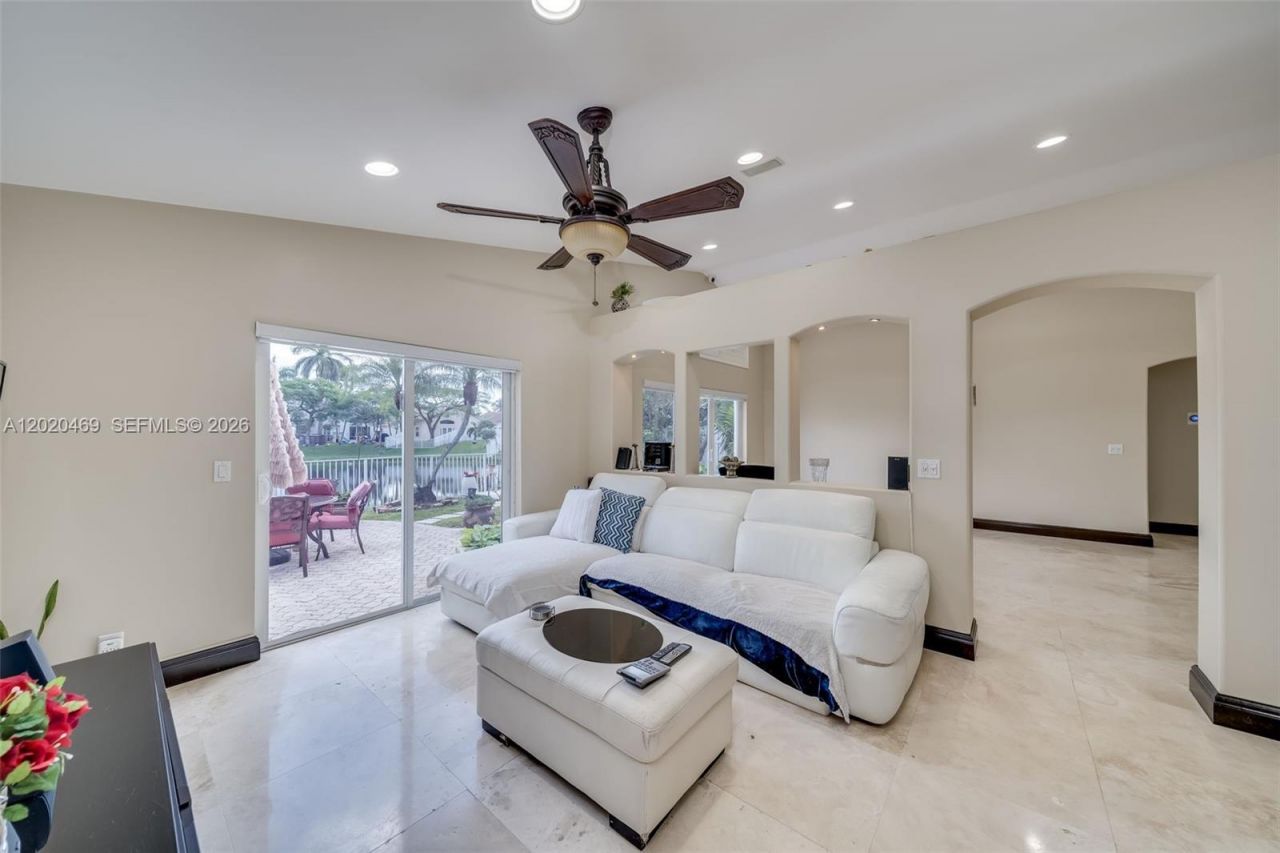 5032 SW 34th Ter, Hollywood, FL 33312 Photo