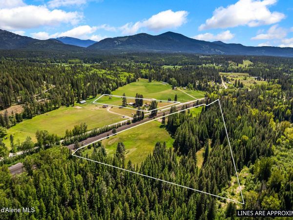 288 Lignite Rd , Sagle, ID 83860