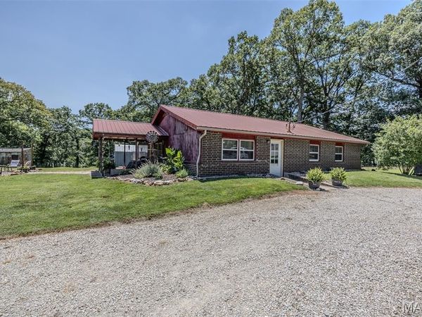 2962 County Road 496 , New Bloomfield, MO 65063