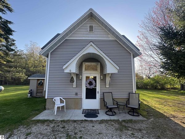 1012 35 Road S, Cadillac, MI 49601