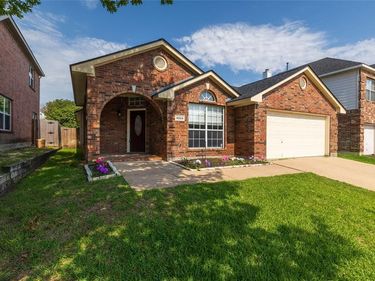 5029 Skymeadow Drive, Fort Worth, TX 76135