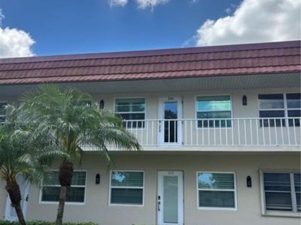 11 Vista Palm LN, Unit 204, VERO BEACH, FL 32962