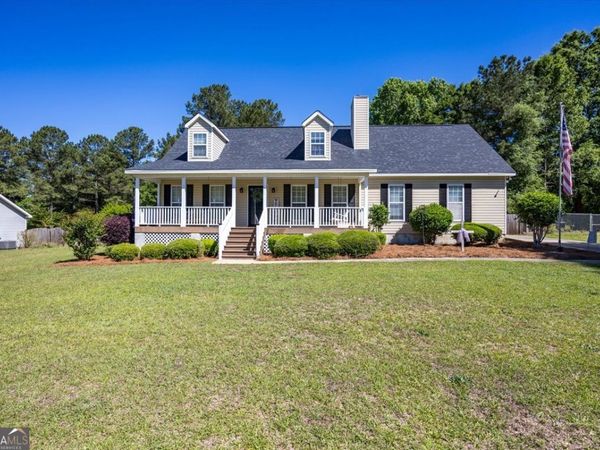 129 Royal Lane, Gray, GA 31032