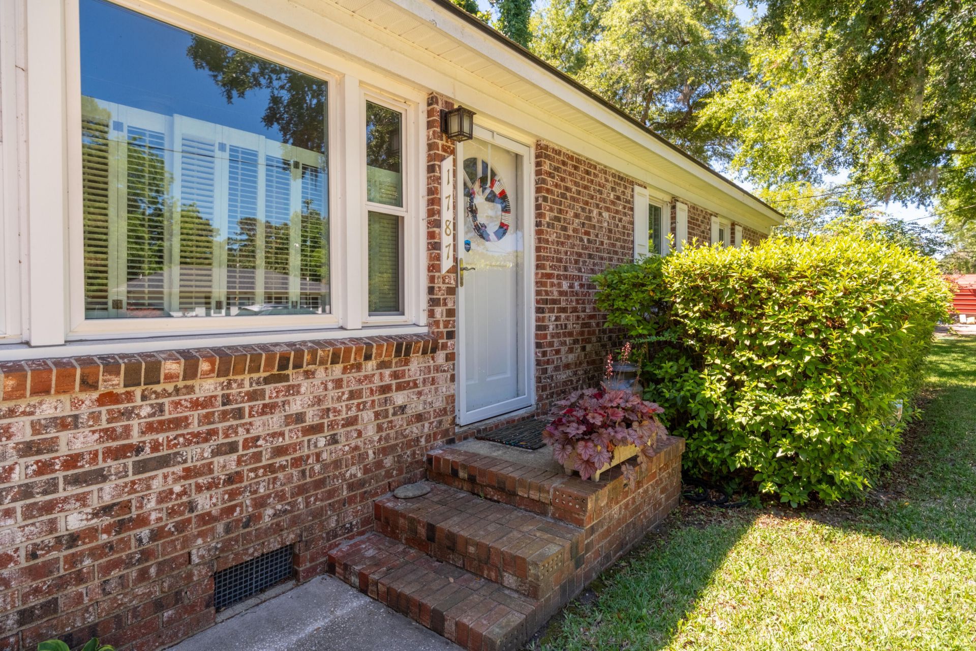 1787 Markham Road Photo 6