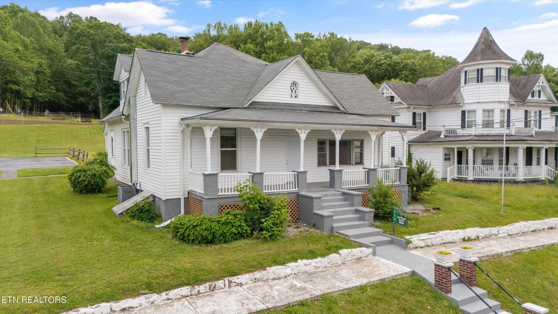 313 W Spring St, Oliver Springs, TN 37840 Main Photo