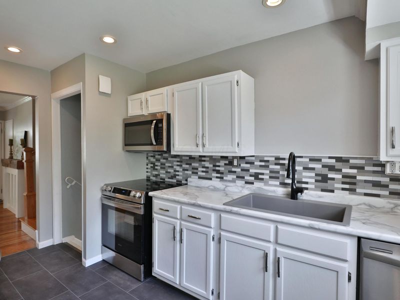 957 Varsity Avenue, Columbus, OH 43221 Photo 10