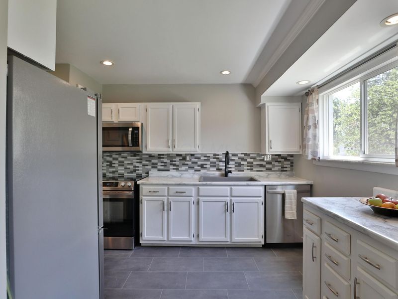 957 Varsity Avenue, Columbus, OH 43221 Photo 9