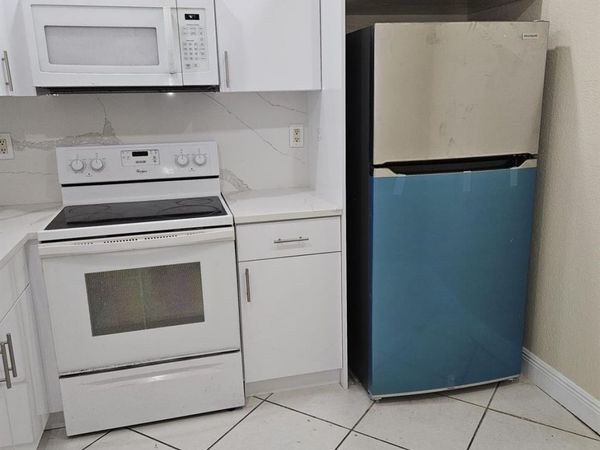5665 W 20th Avenue, Unit 413, Hialeah, FL 33012