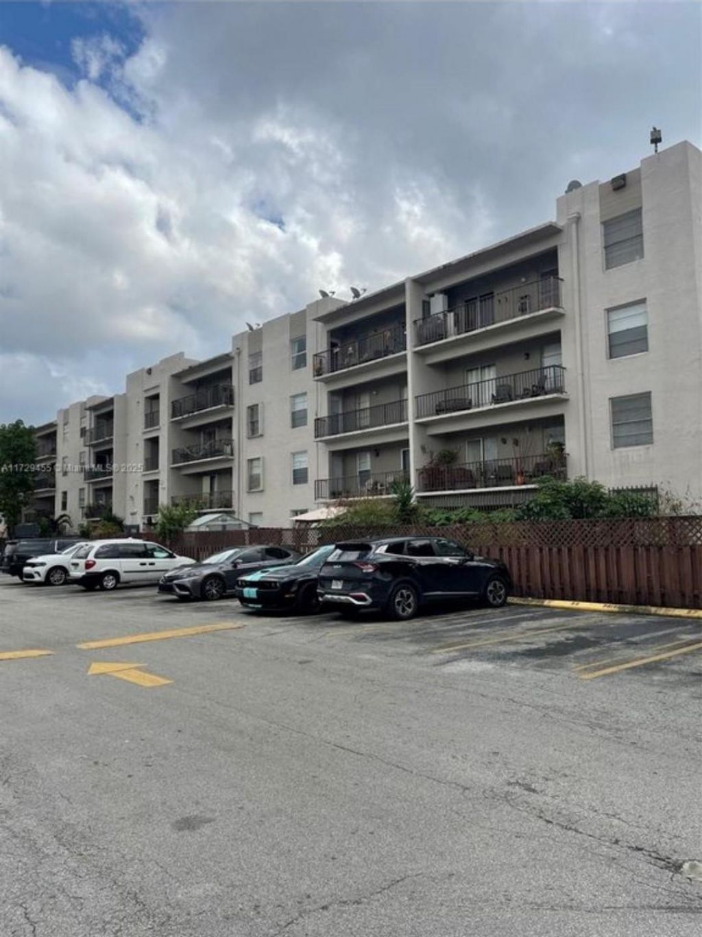 5665 W 20th Avenue, Unit 413, Hialeah, FL 33012 Photo