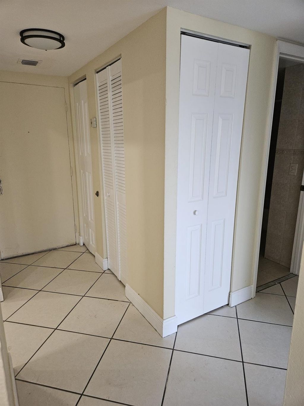 5665 W 20th Avenue, Unit 413, Hialeah, FL 33012 Photo