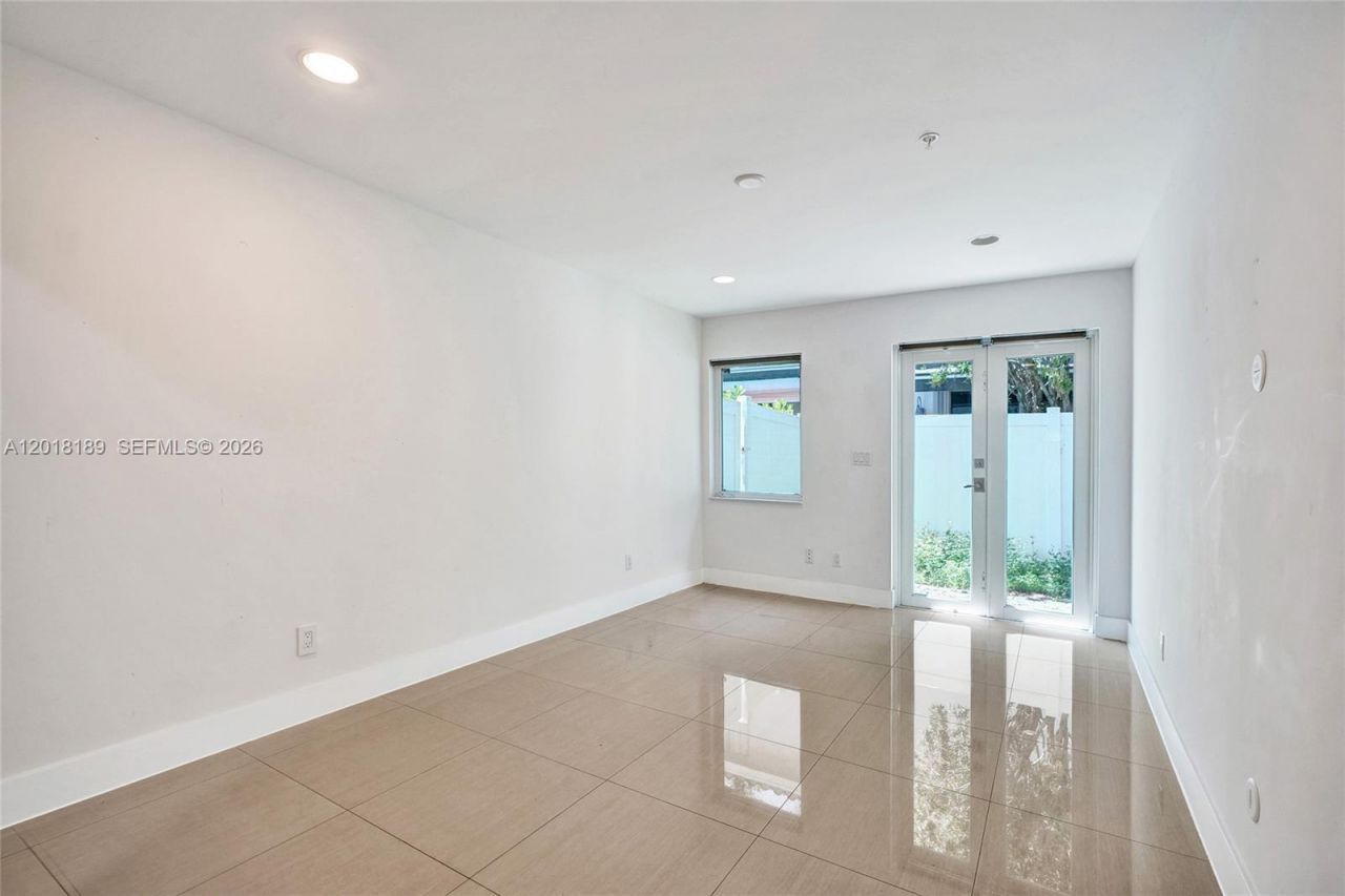 820 NE 7th St, Unit G, Fort Lauderdale, FL 33304 Photo