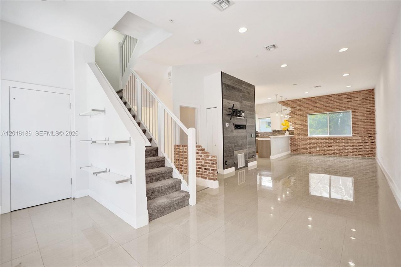 820 NE 7th St, Unit G, Fort Lauderdale, FL 33304 Photo