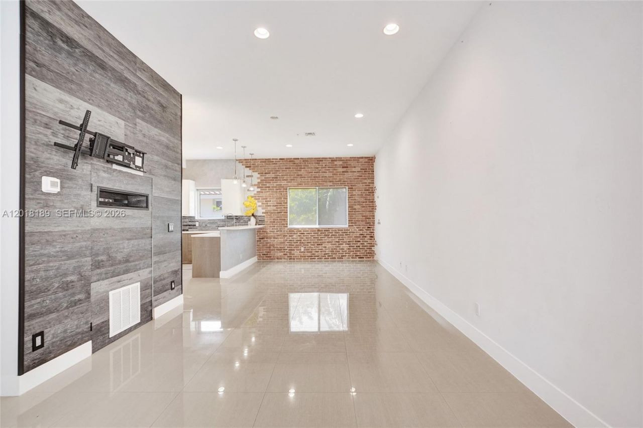 820 NE 7th St, Unit G, Fort Lauderdale, FL 33304 Photo