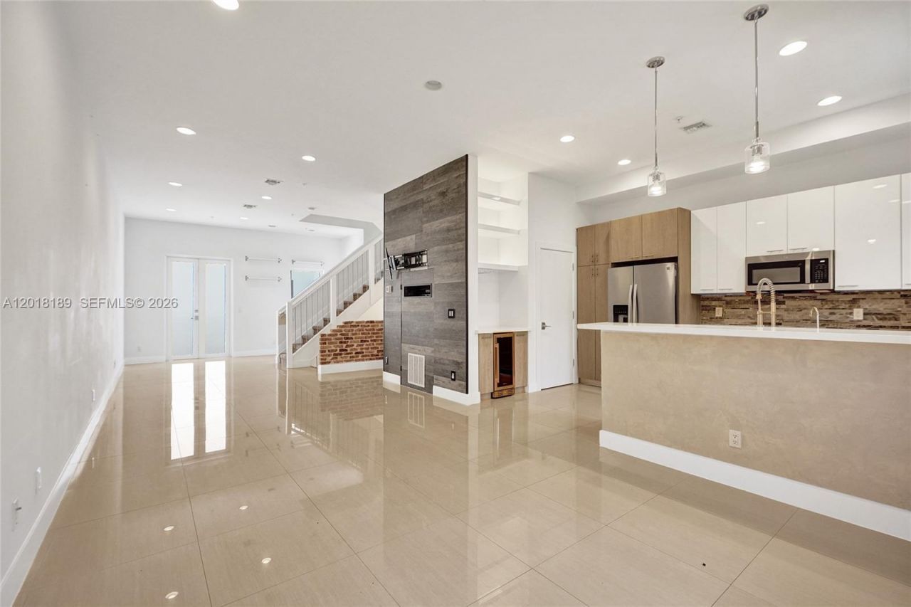 820 NE 7th St, Unit G, Fort Lauderdale, FL 33304 Photo