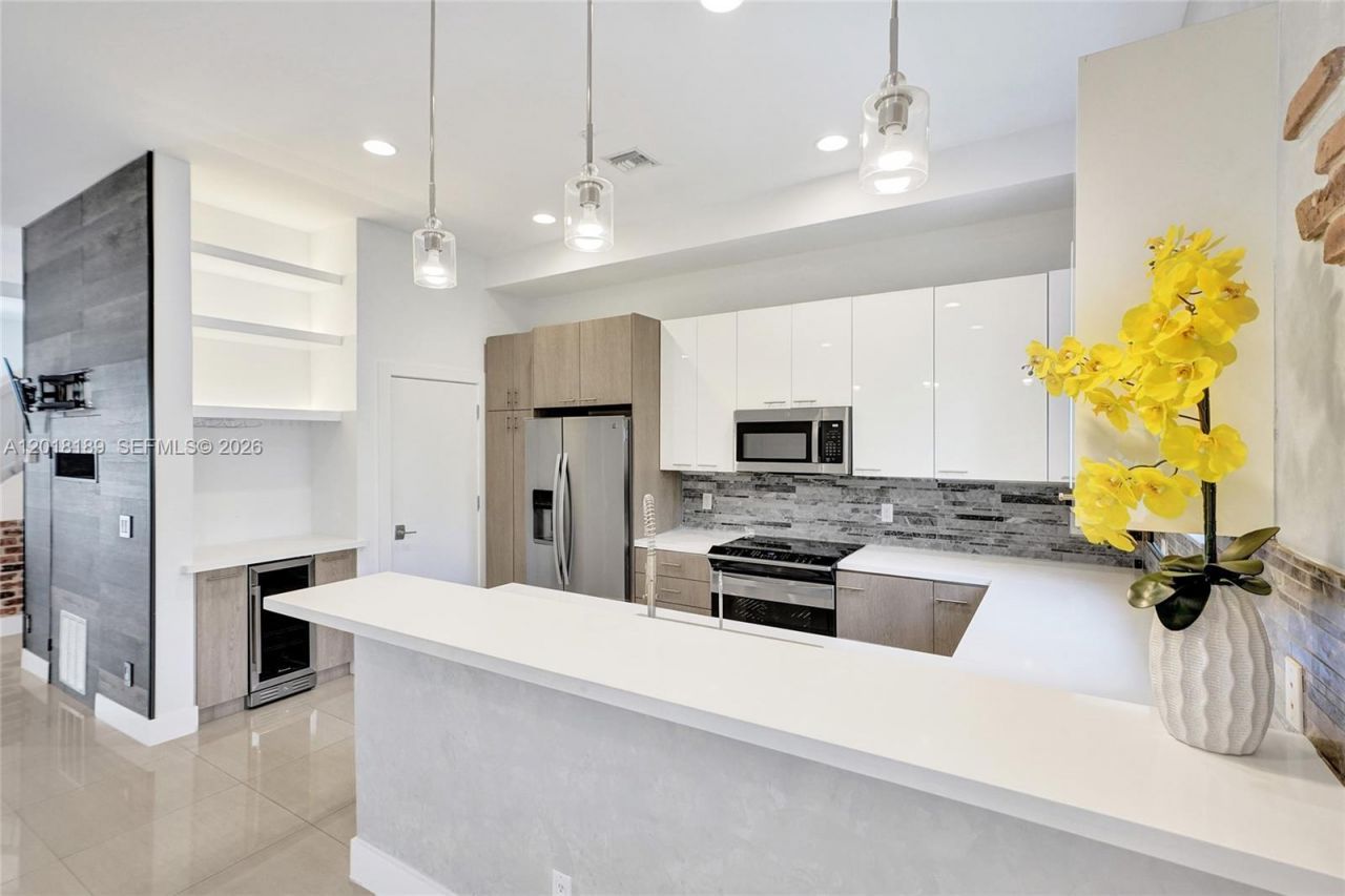 820 NE 7th St, Unit G, Fort Lauderdale, FL 33304 Photo