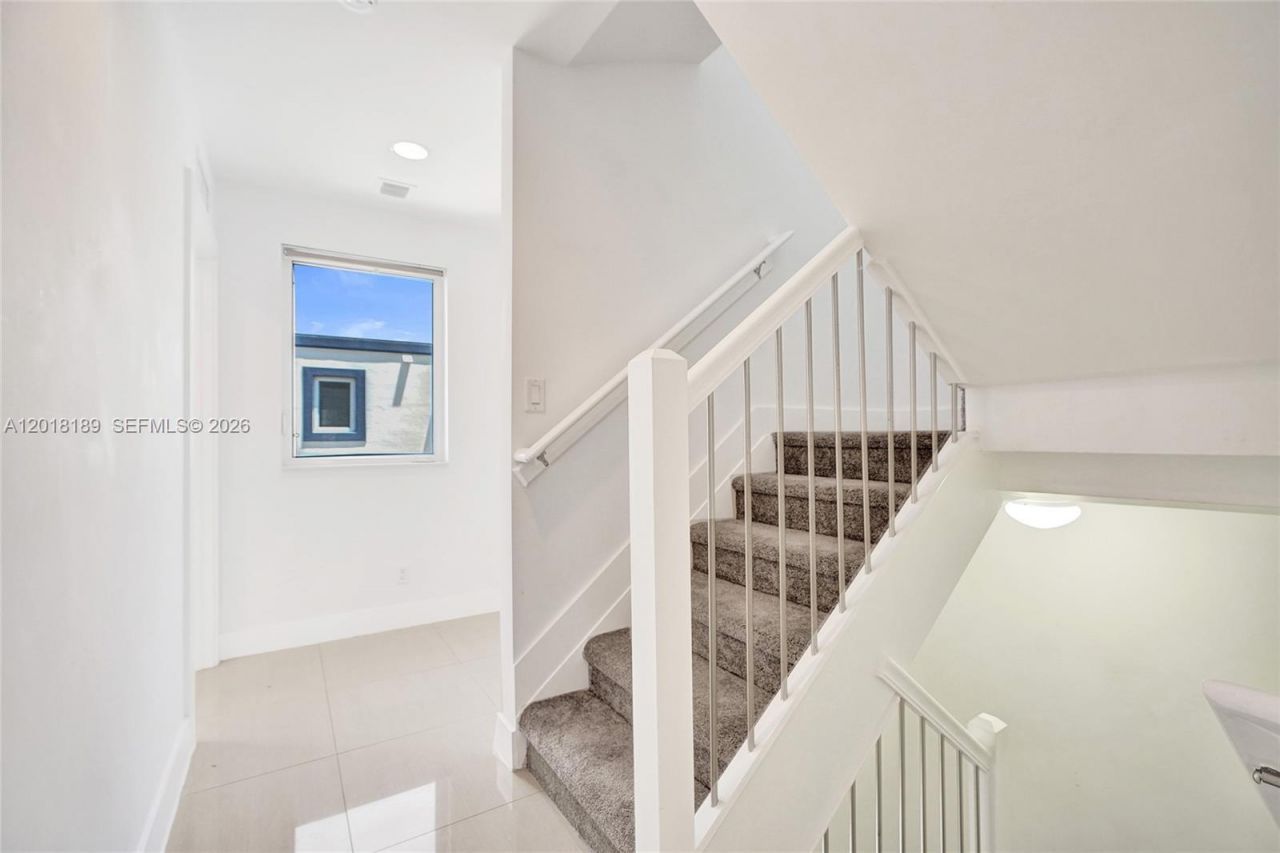 820 NE 7th St, Unit G, Fort Lauderdale, FL 33304 Photo
