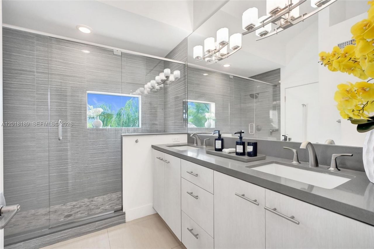 820 NE 7th St, Unit G, Fort Lauderdale, FL 33304 Photo