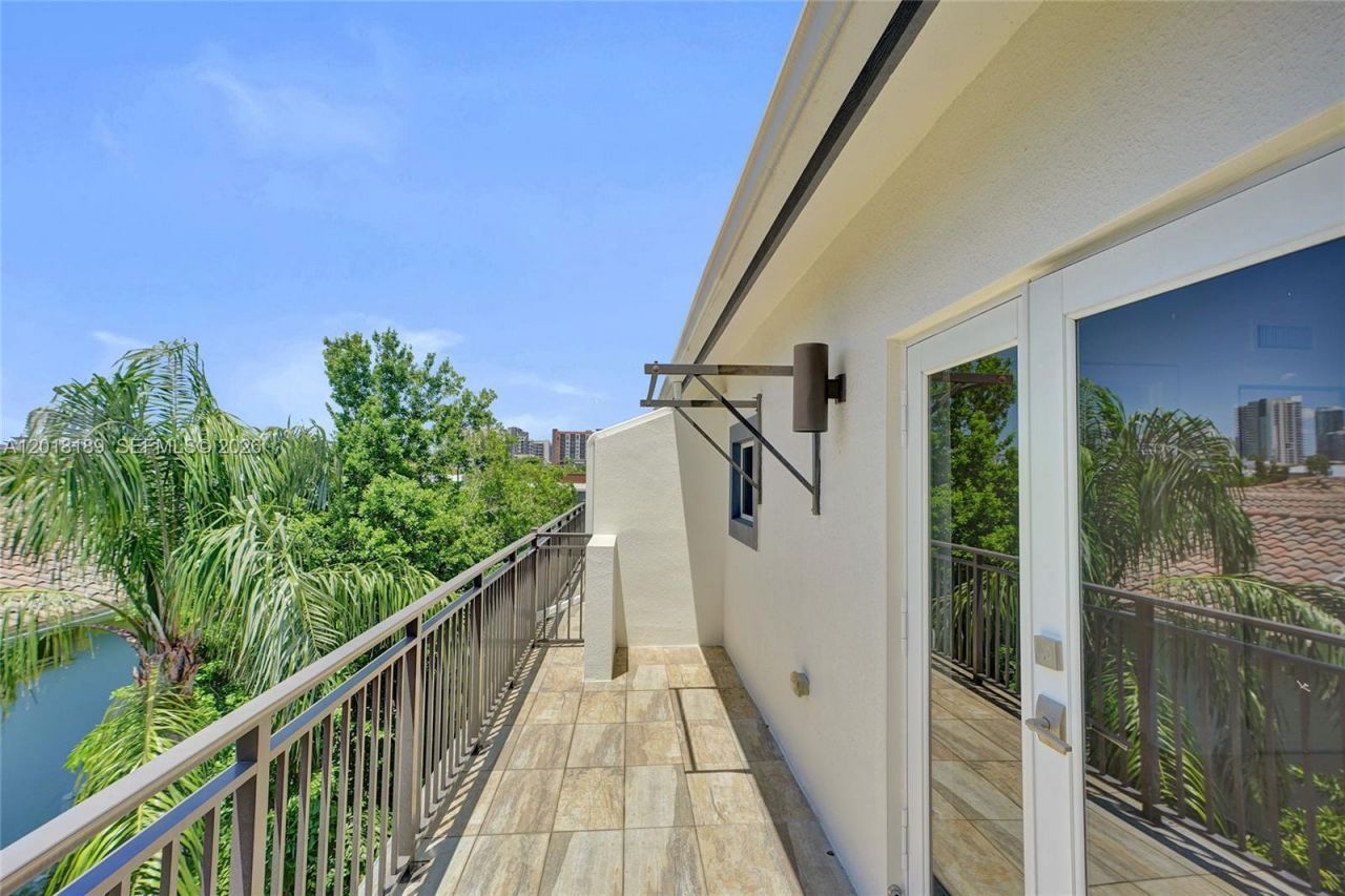 820 NE 7th St, Unit G, Fort Lauderdale, FL 33304 Photo