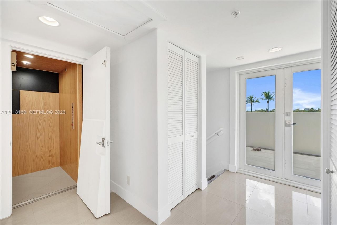 820 NE 7th St, Unit G, Fort Lauderdale, FL 33304 Photo